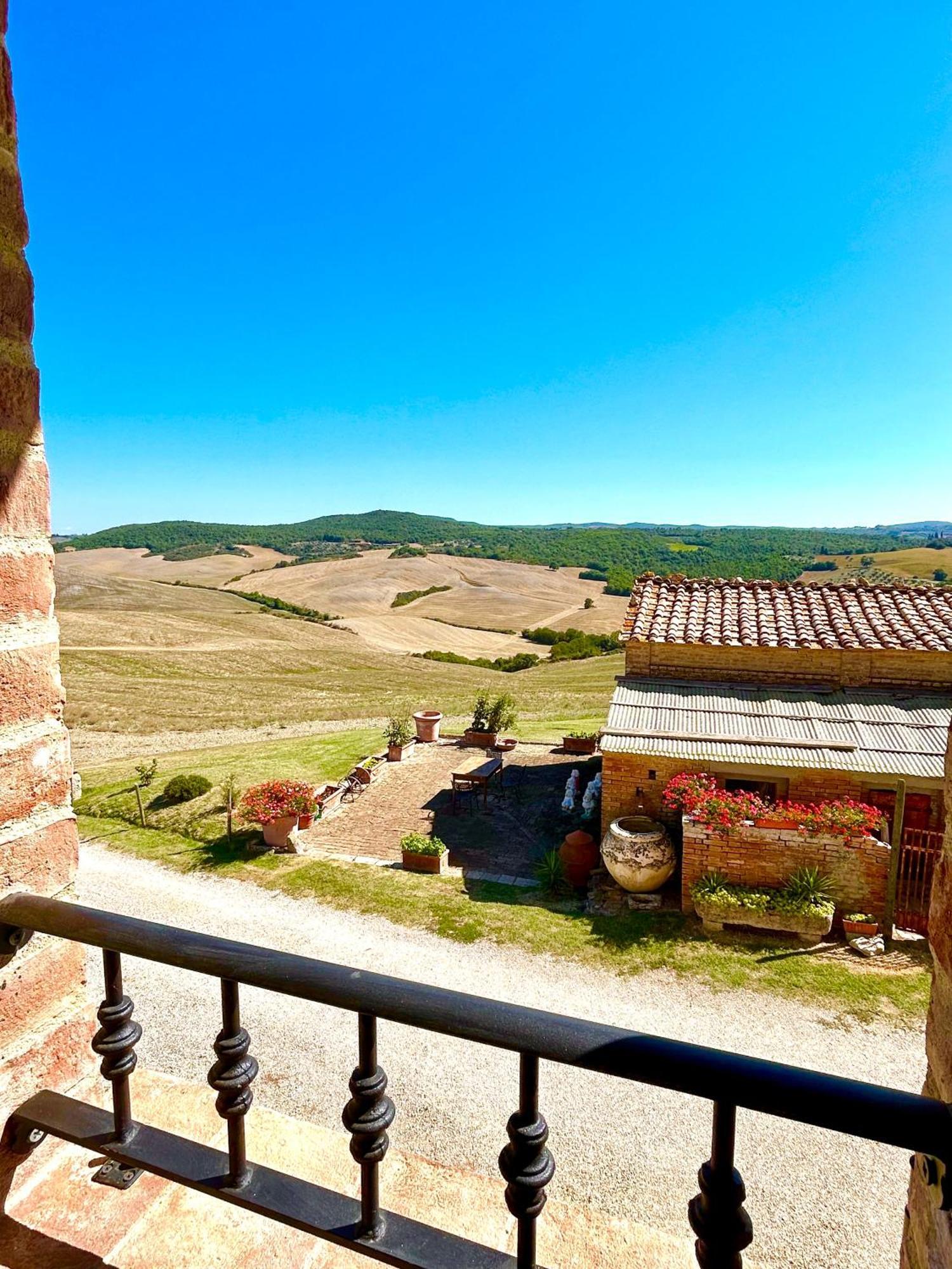 Podere Poggio Salto Apartment ปีเอนซา ภายนอก รูปภาพ