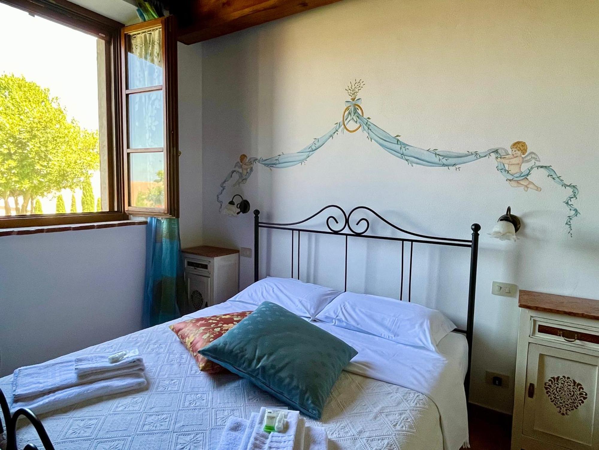 Podere Poggio Salto Apartment ปีเอนซา ภายนอก รูปภาพ